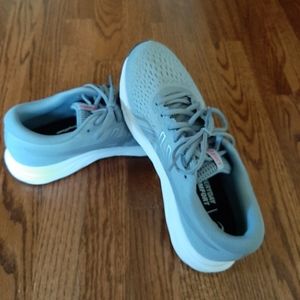 ASICS Gel-Excite 7 Athletic Shoes